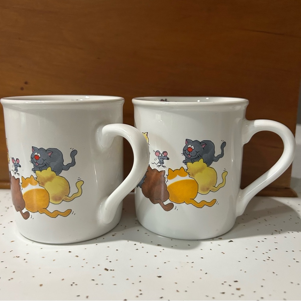 Vintage 1985 Hallmark Rim Shots “I Sure Could Use a Hug” Coffee Mugs 8 oz.